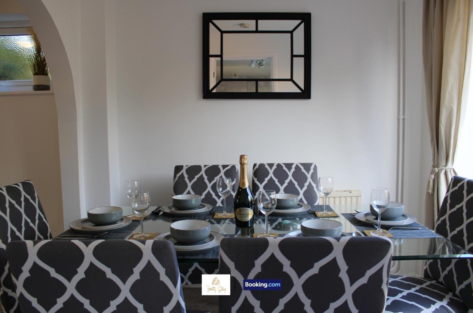 4 Bedroom House With Parking Near City Centre By Trinity Stays Short Lets & Serviced Accommodation Cambridge מראה חיצוני תמונה