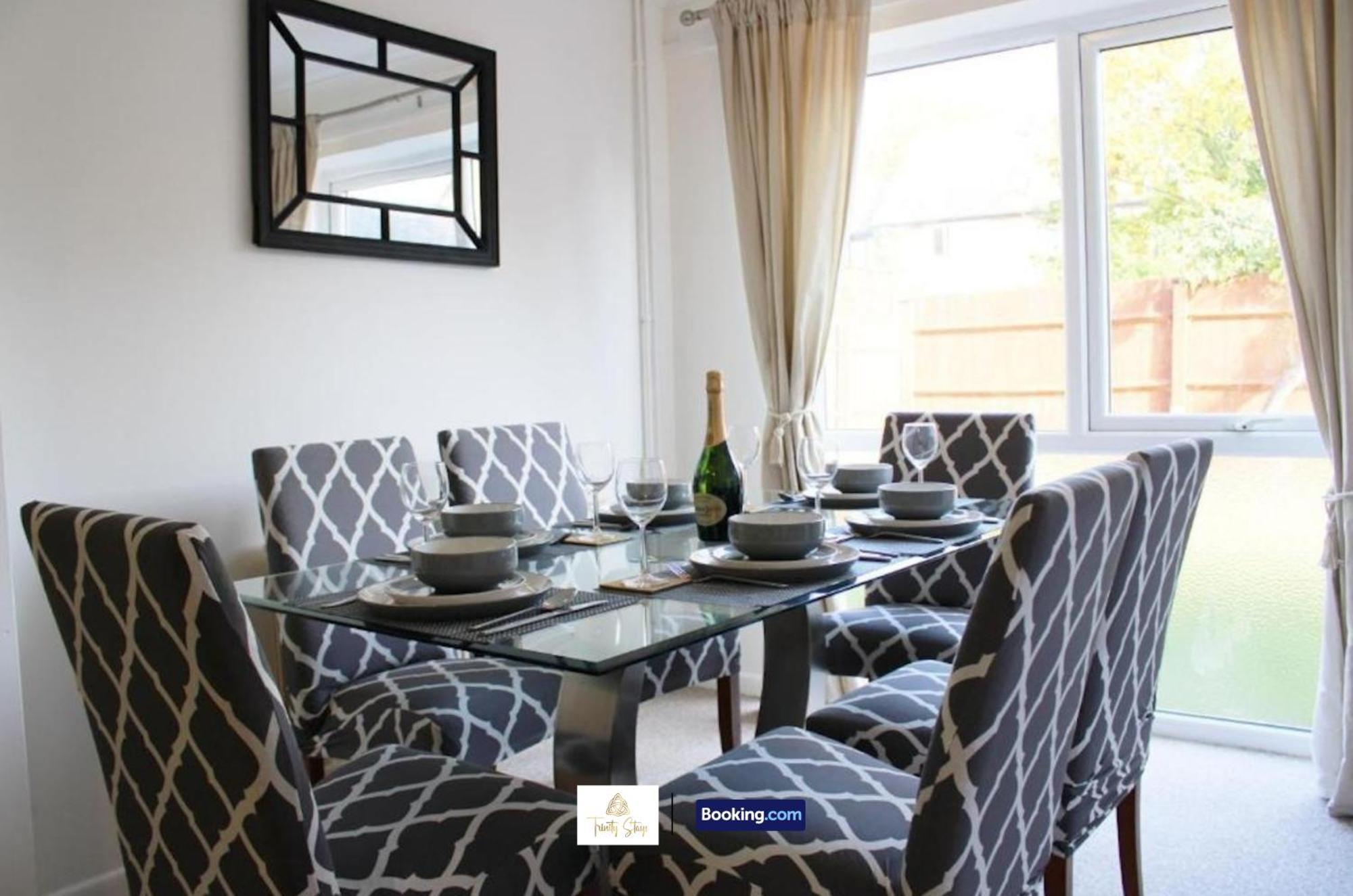 4 Bedroom House With Parking Near City Centre By Trinity Stays Short Lets & Serviced Accommodation Cambridge מראה חיצוני תמונה